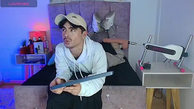 Ethan Briggs  online show from March 14, 11:23 pm