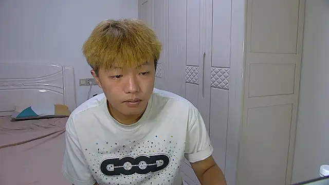 Chocolates-001 online show from March 14, 5:25 am