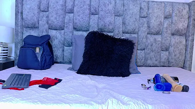 samirths boy  online show from February 4, 7:09 pm