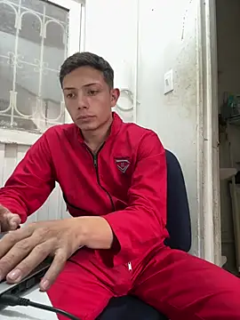 santiObrero online show from April 14, 8:30 pm