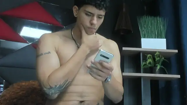 Tobias Vega online show from April 15, 11:21 am