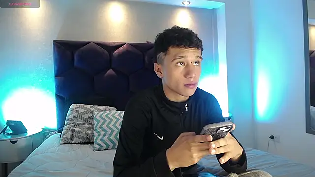 Dominik Souza online show from March 19, 8:01 pm