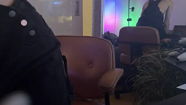 bulge boy online show from February 6, 5:43 pm