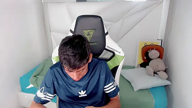 Liarr  online show from February 14, 8:04 pm