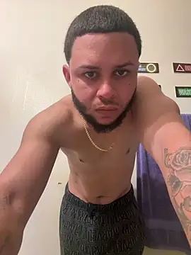 Tu PaPi Favorito online show from February 2, 2:03 pm