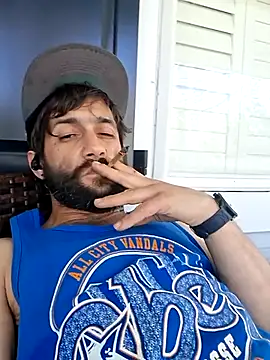 TrndSettr online show from February 22, 6:31 pm