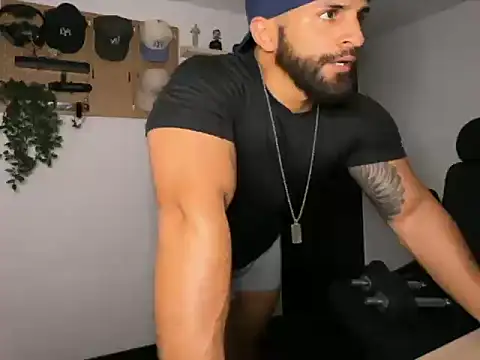 SamDornan51 online show from February 8, 11:09 pm