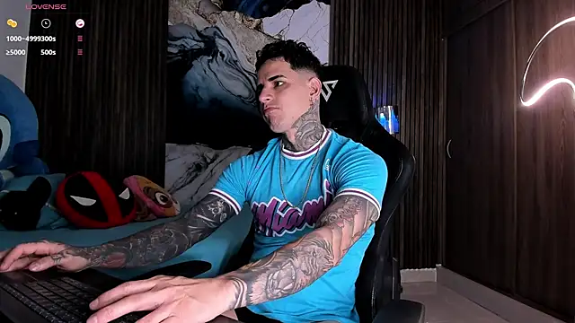 trisstann  online show from April 18, 4:30 pm