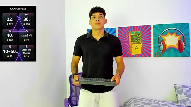 justin payn14 online show from February 13, 7:19 pm