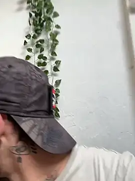 Piratee666 online show from March 5, 9:27 am