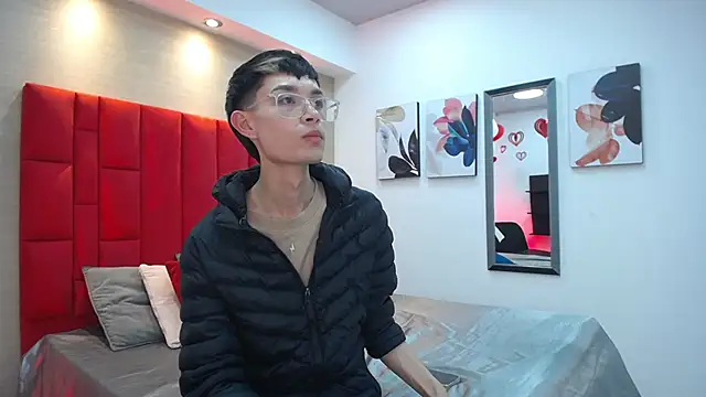 Skinny Office online show from March 3, 8:05 pm