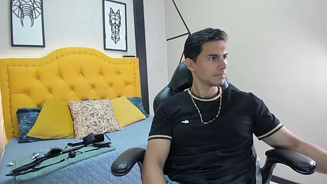 Mike Conors online show from March 14, 2:29 am