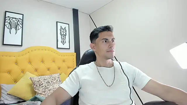 Mike Conors online show from April 2, 2:09 am