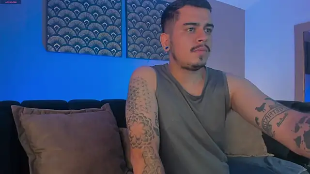 Chriss Hunt online show from February 6, 11:45 pm