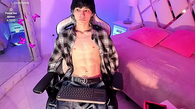 thanier 18 online show from February 19, 8:16 pm