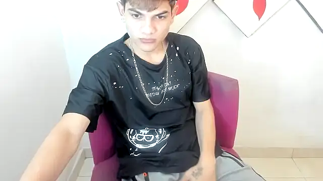 Jesshot bigcock20cm online show from March 12, 3:58 am