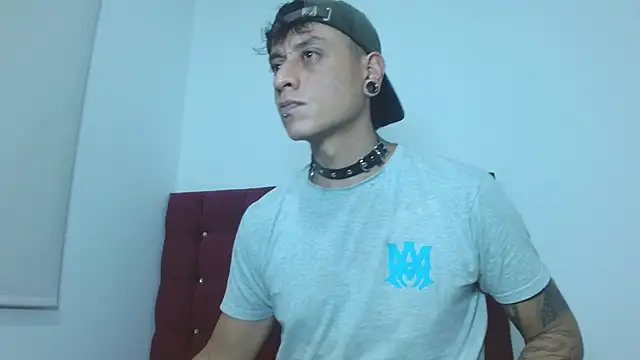 SkinnyDevil12 online show from February 24, 4:24 am