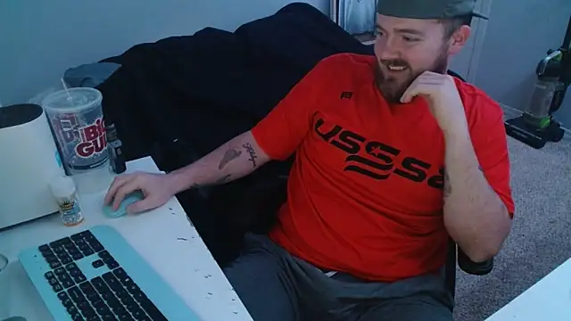 theone07221 online show from February 10, 6:07 am