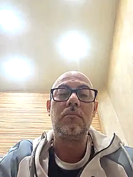 pareja47 online show from April 6, 1:56 pm