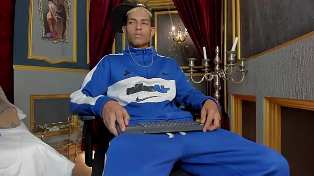 ItsZairen online show from March 10, 6:08 am