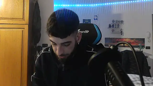 maestroboris95 online show from February 8, 8:35 pm