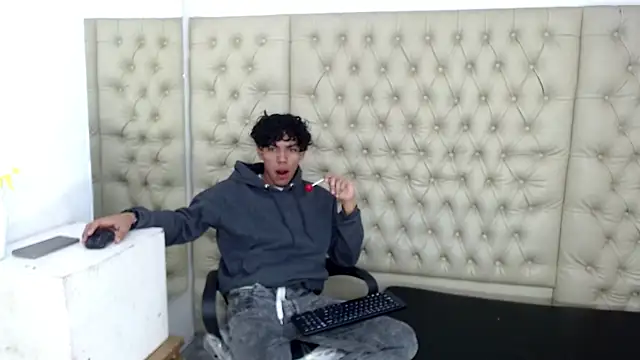 DaviidBuckx  online show from February 9, 2:00 pm