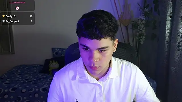 eithan jonnes online show from March 8, 2:04 am