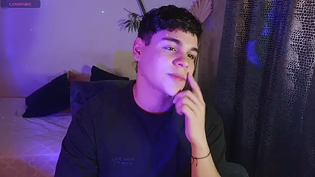 eithan jonnes online show from February 22, 9:27 pm