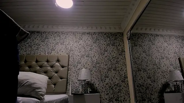 NoaahTylor online show from April 16, 3:28 am