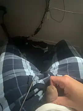 awesomemilkss online show from June 17, 3:08 am