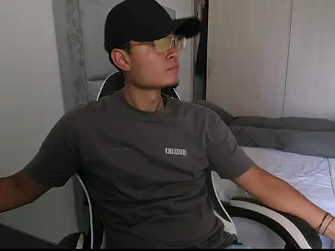 FredericSloan online show from March 2, 8:05 pm