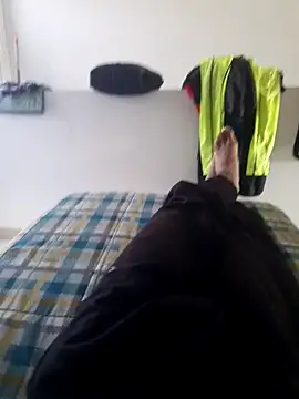 isuru lakshan online show from March 2, 10:00 am