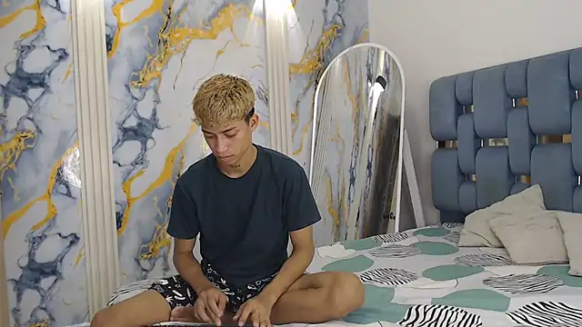 GOLD BOYS online show from April 22, 1:49 pm