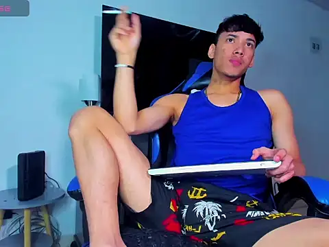 Lyam Russo online show from April 10, 4:41 am