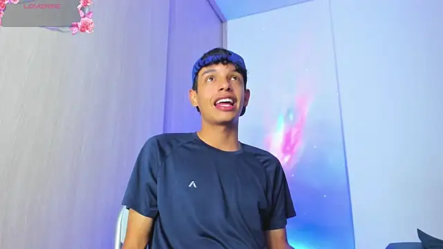 Maxfrost1 online show from April 14, 3:17 am