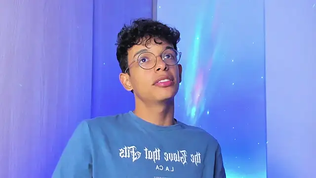 Maxfrost1 online show from April 2, 2:20 am