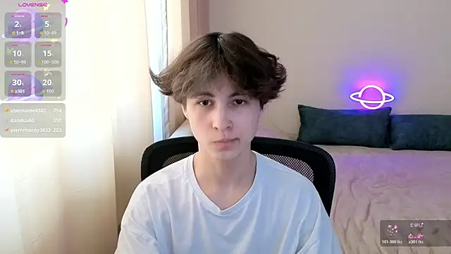  LukaHayes  online show from April 4, 4:15 pm