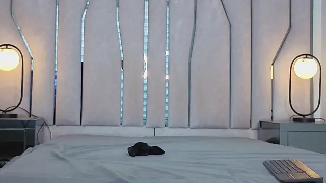 CHARLIE WALKERR online show from April 16, 9:39 pm