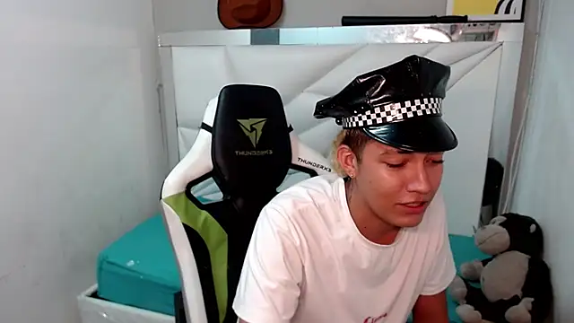 Street poemm  online show from February 26, 4:36 am