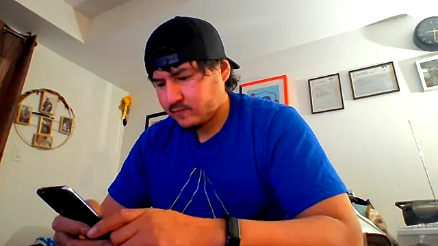 Snapshot of Bouncywarrior chatting on March 2, 2:33 am Bouncywarrior online show from March 2, 2:33 am