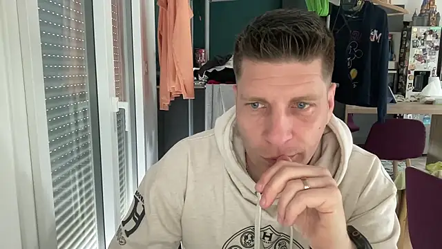 Minmoi1984 online show from April 13, 8:59 am