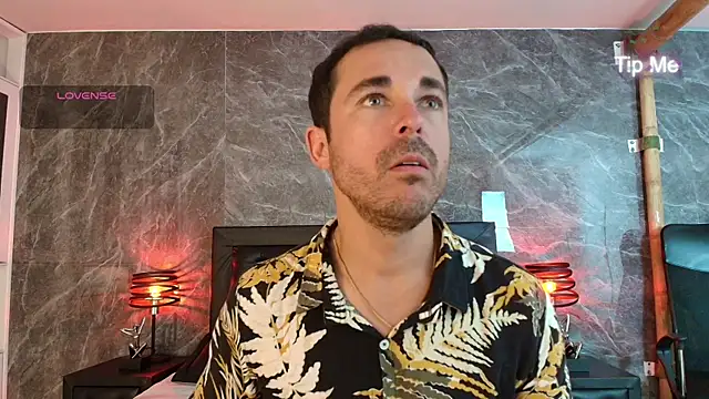 Adams Sanz online show from April 22, 8:24 pm