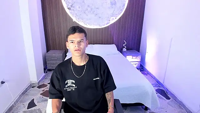 DylanRoyce  online show from March 8, 12:42 pm