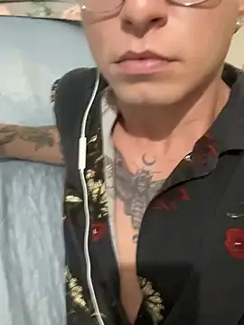 erickmoor2526 online show from March 3, 2:52 am