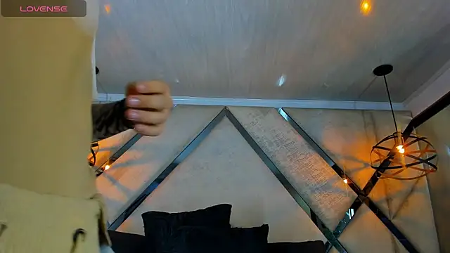 EXCLUSIVE8 online show from March 22, 4:34 pm