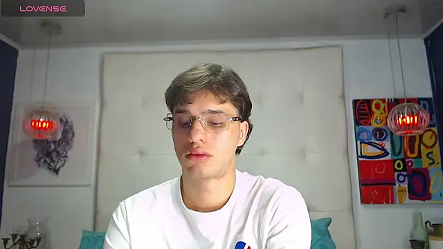 EXCLUSIVE8 online show from March 27, 4:38 am