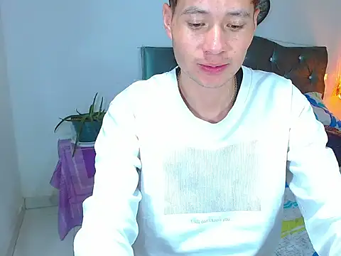  Santi2 online show from April 2, 10:06 pm