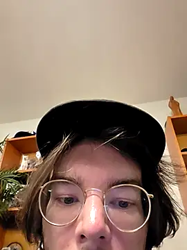 KinkyKittyBoy online show from April 7, 6:24 am