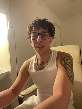 TitanNoir online show from March 4, 9:00 pm