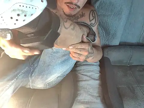 Donkie909 online show from March 21, 7:40 pm